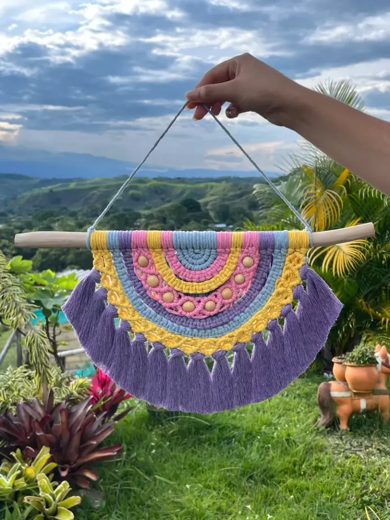 aprende desde cero a hacer estos productos en el curso online de la Academia de macramé.
vender Macramé